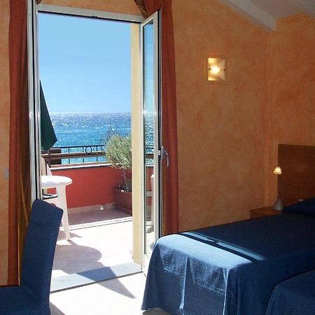 Bed and Breakfast Acqua Di Mare Бордигера Экстерьер фото